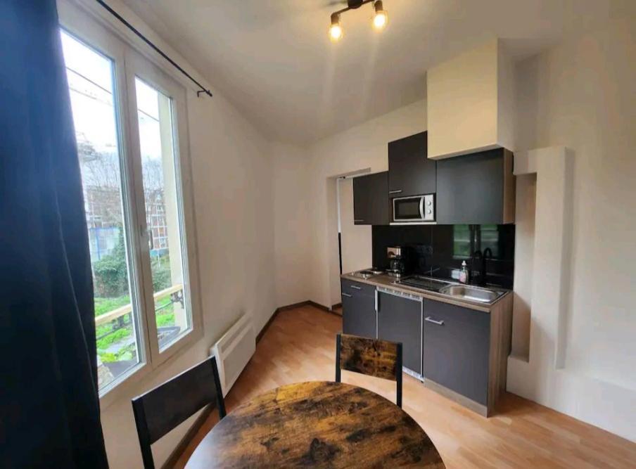 Tres Beau 2 Pieces A 400M De Paris Apartment Жантили Екстериор снимка